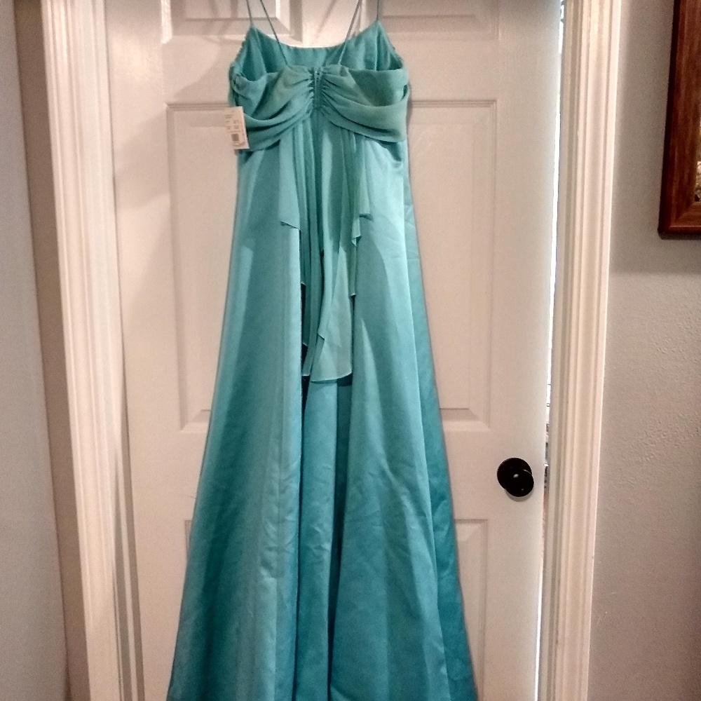 David's bridal bridesmaid dress - Picture 3 of 3